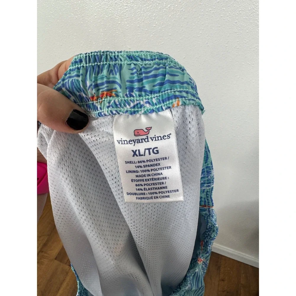 Vineyard Vines Pelican Print Chappy Swim Trunks Mens XL Blue Teal 1M000041